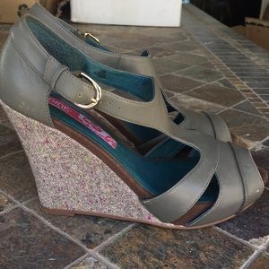 Pink Studio gray wedge Anthropologie 7.5